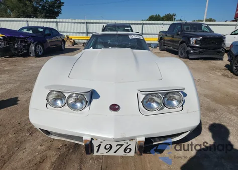 1976 Chevrolet Corvette из США, поврежденный, VIN 1Z37L6S427431